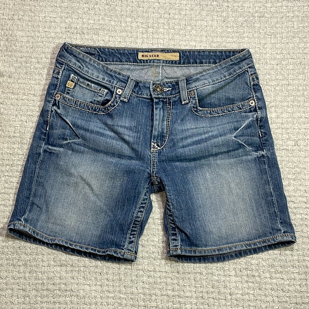Big Star Faded Denim Blue Jean Shorts Embroidered Back Pockets Size 29